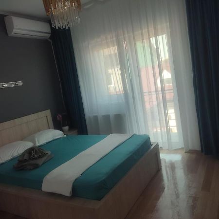 Cazare Spital Fundeni Boekarest Buitenkant foto